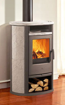 EDILKAMIN modelo OLYMPIA 8,5 Kw. Fuego de fundición. Troncos de leña de máximo 33 cm verticales. Salida humos Ø 13 cm. Laterales de piedra natural