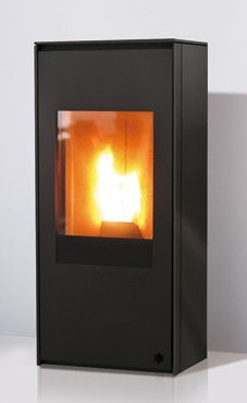 EDILKAMIN modelo LOU de 8 Kw. acero 6 mm espesor, color gris antracita , ventilación forzada desactivable. Fuego de vermiculita.Doble puerta para el cierre. Radiocomando con display en dotación.