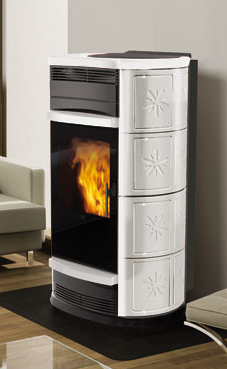 EDILKAMIN modelo SIRENA de 13,2 Kw. Estructura completamente de fundición. Puerta de cristal serigrafiado negro. Totalmente canalizable con dos salidas. Panel touch screen en el top. Telecomando con display en dotación, laterales, top y decoraciones de ce