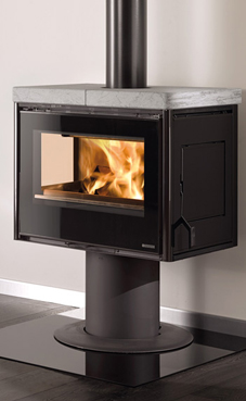 NORDICA-EXTRAFLAME modelo ASTRID 8,5 Kw. Cabecera de piedra natural de espesor grueso  Cajón de cenizas extraíble Hogar de hierro fundido e ironker  Cristal cerámico resistente hasta los 750°C Puerta de hierro fundido Puerta de carga lateral  Vista fronta