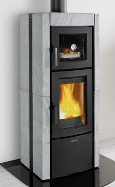 NORDICA-EXTRAFLAME modelo ESTER FORNO 10,3 Kw.(piedra natural) Revestimiento exterior de piedra natural - Puerta de fundición - Hogar de fundición y ironker - Cajón para la leña y cenicero