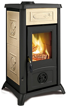 NORDICA-EXTRAFLAME modelo GEMMA 6 Kw.(Elegance bordeaux, elegance capuchino, liberty bordeaux, liberty pergamena o piedra natural) Revestimiento exterior de piedra natural o mayólica  Puertas y cabezal de hierro fundido  Cristal ceramico que resiste hasta