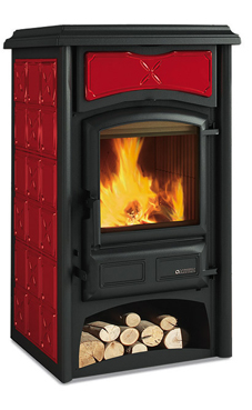 NORDICA-EXTRAFLAME modelo GISELLA 6 Kw.(burdeos o capuchino) Revestimiento exterior de acero y mayólica Puertas de hierro fundido  Cristal ceramico que resiste hasta 750°