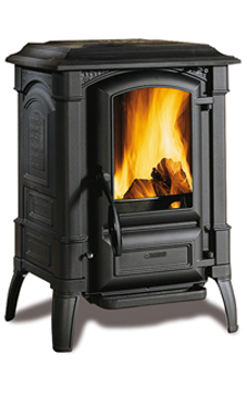 NORDICA-EXTRAFLAME modelo GIULIETTA 6 Kw.(estufa de fundición) Estufa totalmente en fundición esmaltada Puerta panorámica Cristal ceramico que resiste hasta 750°