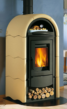 NORDICA-EXTRAFLAME modelo STEFANY CON FORNO 9 Kw.(Burdeos o pergamino) Revestimiento exterior de mayólica Horno esmaltado extraible Cristal ceramico que resiste hasta 750°  Vano portaleña