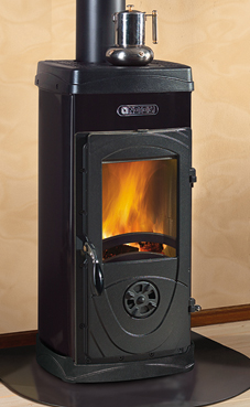 NORDICA-EXTRAFLAME modelo SUPER MAX 6 Kw.(negro antracita o verde) Revestimiento exterior de acero esmaltado (mate) Puertas ycabezal de hierro fundido  Abertura acordeón de la puerta Sacude-rejilla accionable desde el exterior